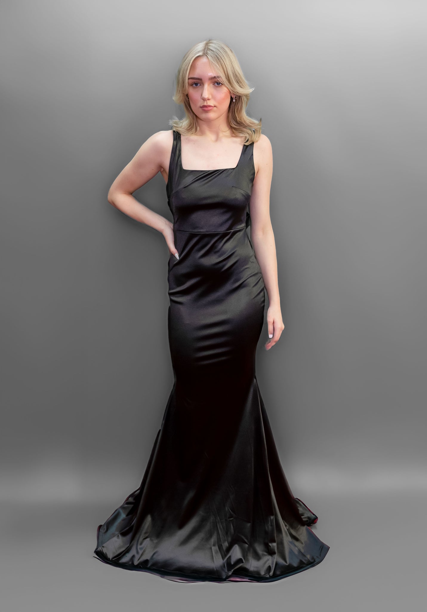 Bow Back Fitted Dress in Black Prom Ball Black-Tie Special Event Pageant